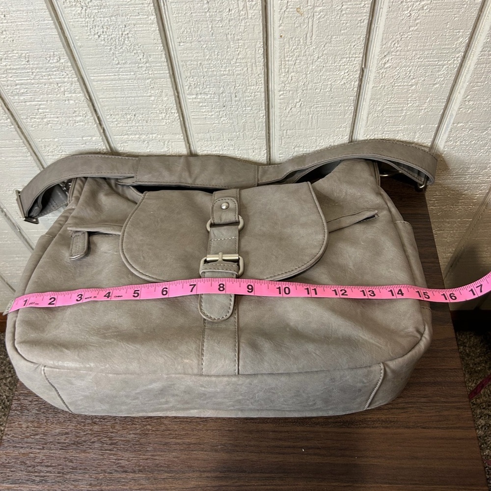Kelly Moore B-Hobo Camera Bag - Picture 9 of 10